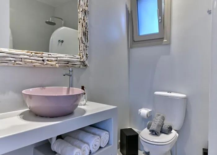 Empire Luxury Villa *