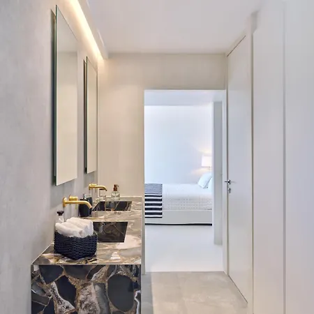 Empire Luxury Villa *