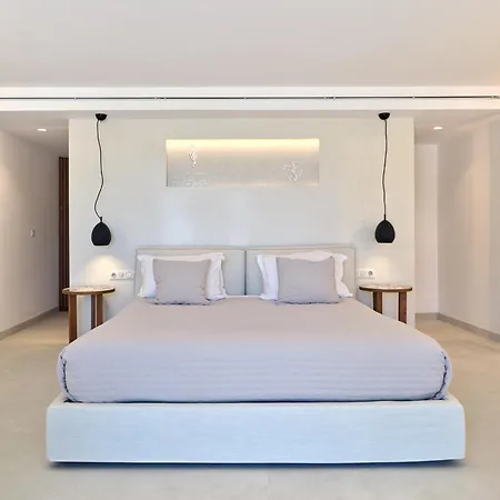 Empire Luxury Villa *