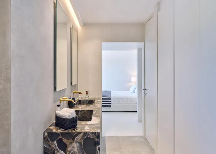 Empire Luxury Villa *