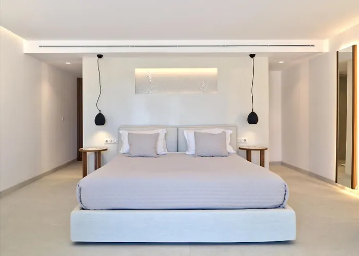 Empire Luxury Villa *